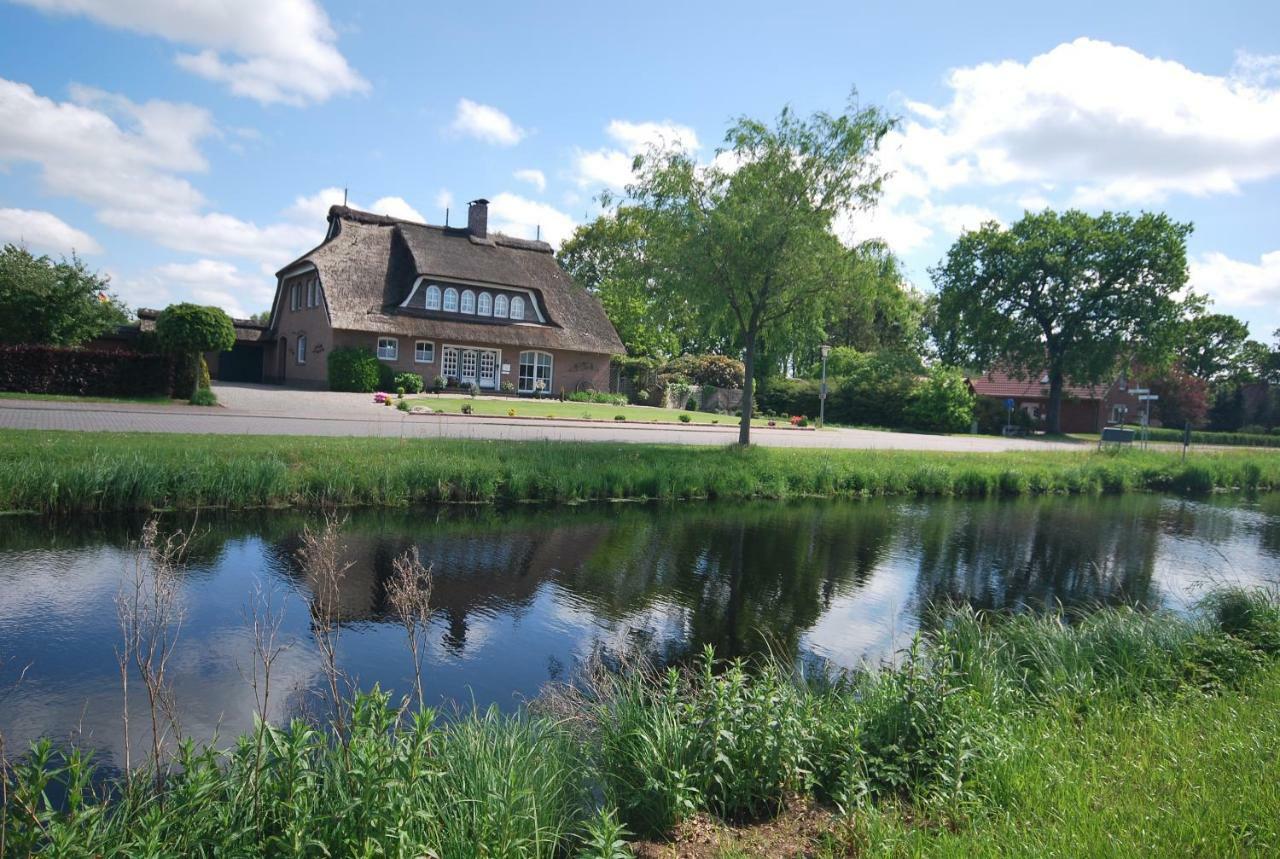 Ferienwohnung -Am Kanal- Nordgeorgsfehn Экстерьер фото